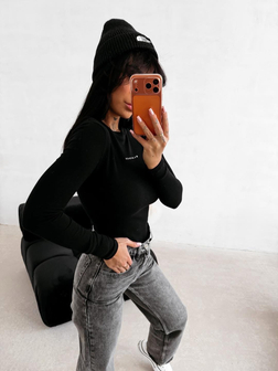 BLUZKA DAMSKA DOPASOWANA MIRIAM CZARNA OLA VOGA